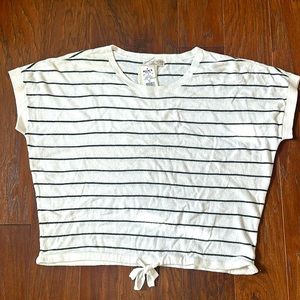Medium barefoot dreams top.  New. Medium